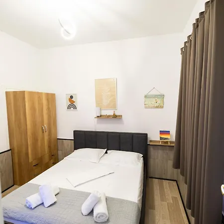 Tiny Cute Near The Center - 5 Min Walk * Tiran