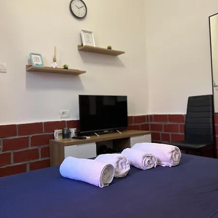 Tiny Cute Near The Center - 5 Min Walk Apartament *